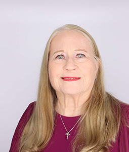 Sandy Tomes headshot