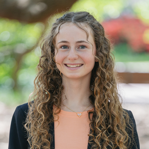 Rylie Morris headshot