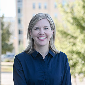 Head and shoulders photo of Elizabeth Crouch